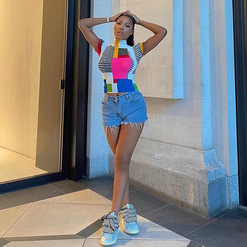 Semi High Neck Women's Short Sleeved Geometric Print Slimming T-shirt JY-153506
