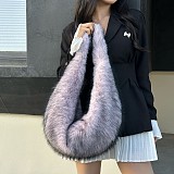 Stylish Retro Large Capacity Faux Fur Underarm Crescent Bag HES-2536