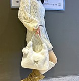 2025 New Versatile Large Capacity Tote Plush Shoulder Bag
