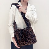 2025 New Fashionable and Stylish Large Capacity Fleece Tote Underarm Bag HES-2300