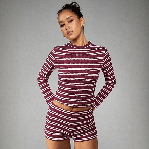Stylish Two-piece Set Featuring A striped Strapless Top and Cropped Shorts MDF-5537