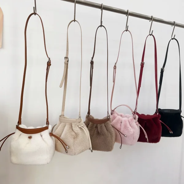 Autumn/Winter Vintage Style Plush Faux Mink Fur High-End Crossbody Bucket Bag RS-80825