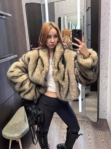 Autumn/Winter Women's Fur Coat Elegant and Warm Short Jacket ZNFR-88578
