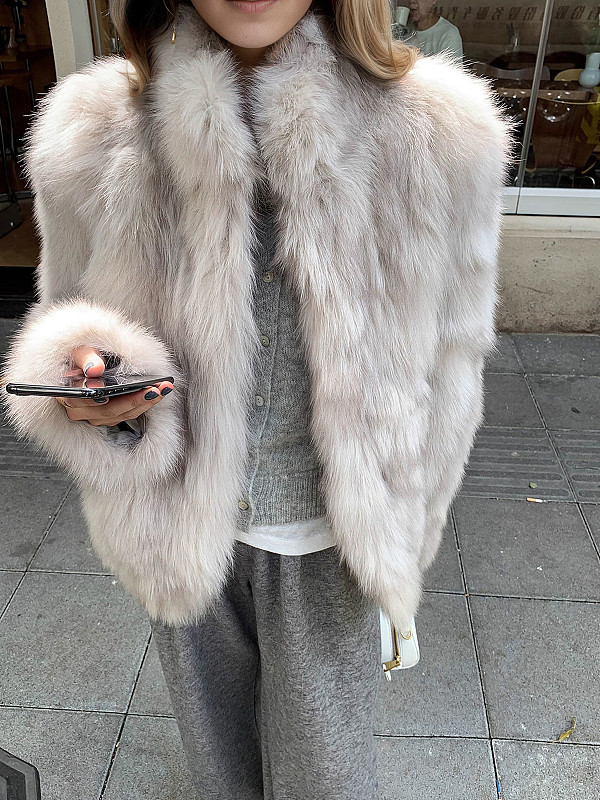 2025 Winter New Collection: Fluffy Stand-Collar Faux Fur Short Jacket ZNFR-33519