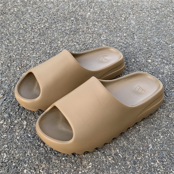 Yeezy Slide Desert Sand  FW6344