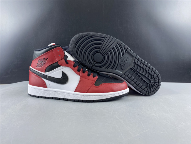 Air Jordan 1 Mid Chicago Toe 554724-069