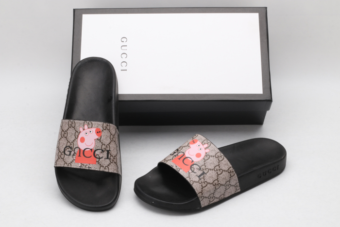 G*cci Sandals