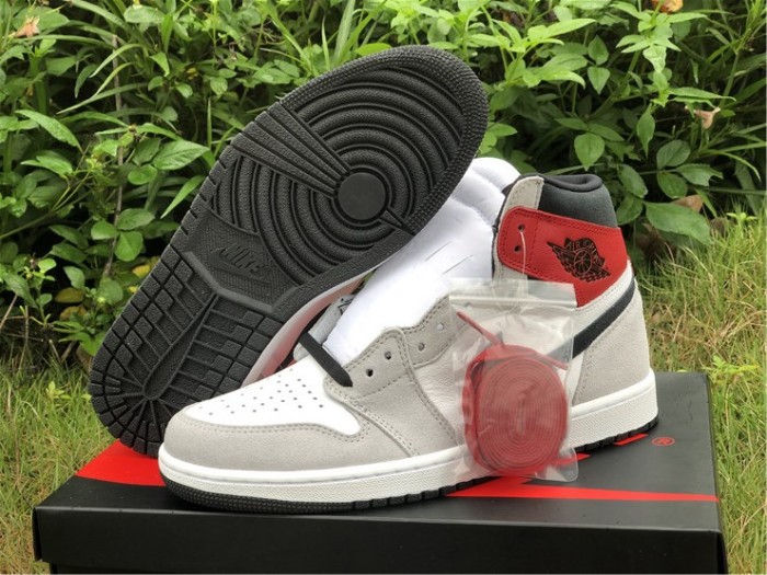 Air Jordan 1 Retro High Light Smoke Grey 555088-126