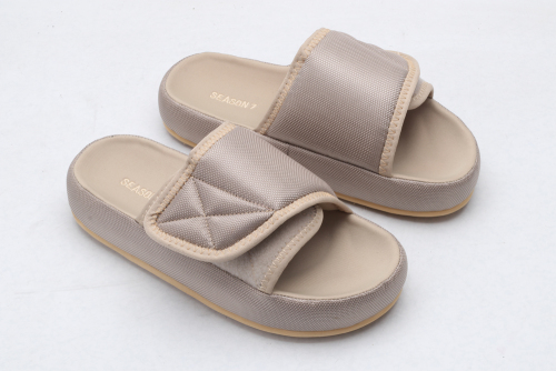 Yeezy Slide