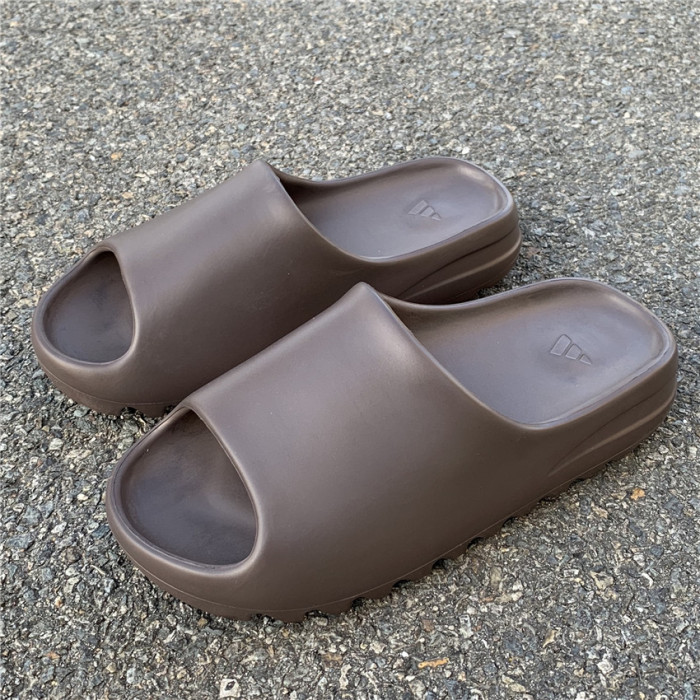 Yeezy Slide Desert Sand  FW6344