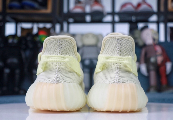 Yeezy boost 350 V2 lcy yellow