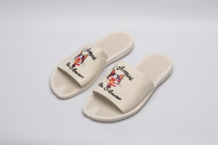 G*cci Sandals