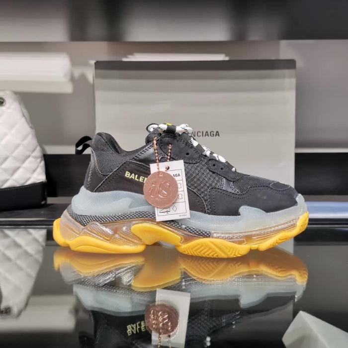 B*lenciaga