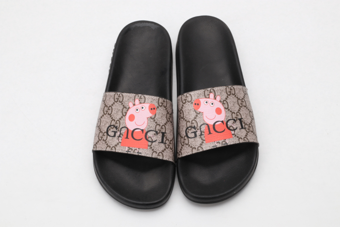 G*cci Sandals