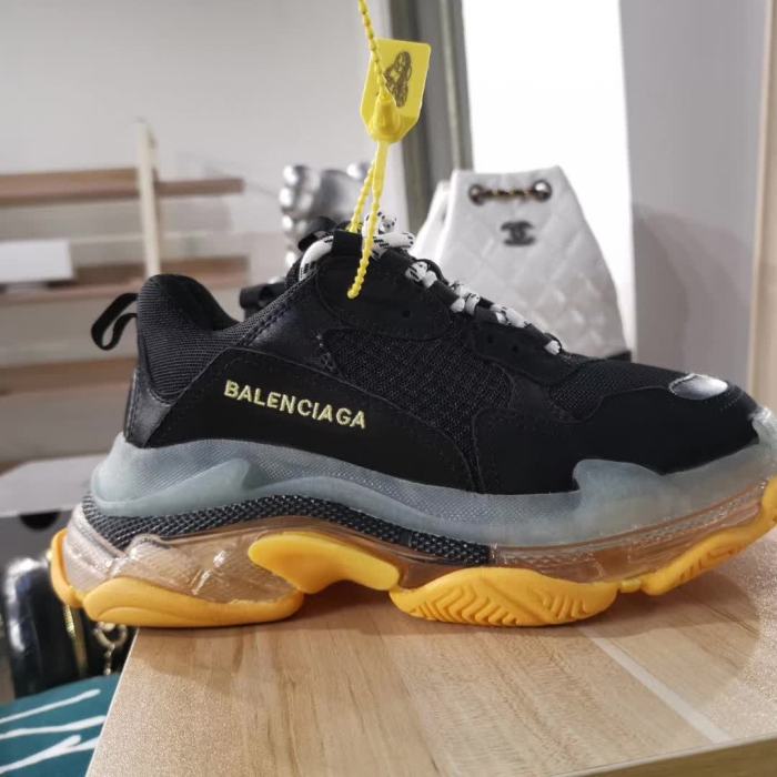 B*lenciaga