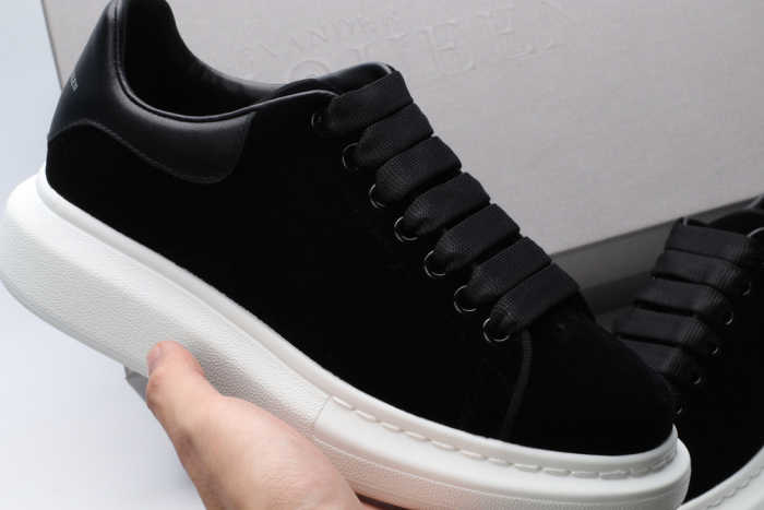 A*exander M*queen Sneaker