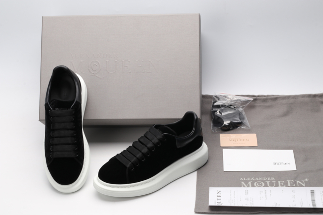 A*exander M*queen Sneaker