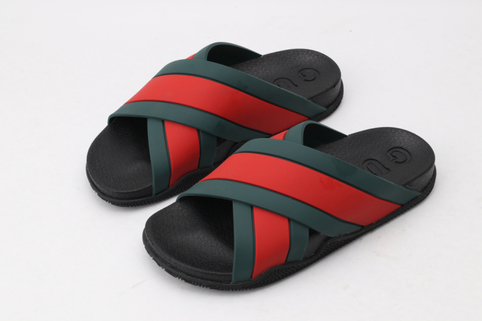 G*cci Sandals