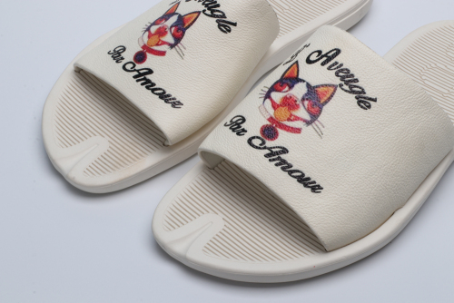 G*cci Sandals