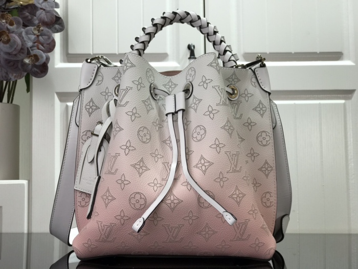 L*ouis V*uitton Top Bag 25 x 25 x 20 cm