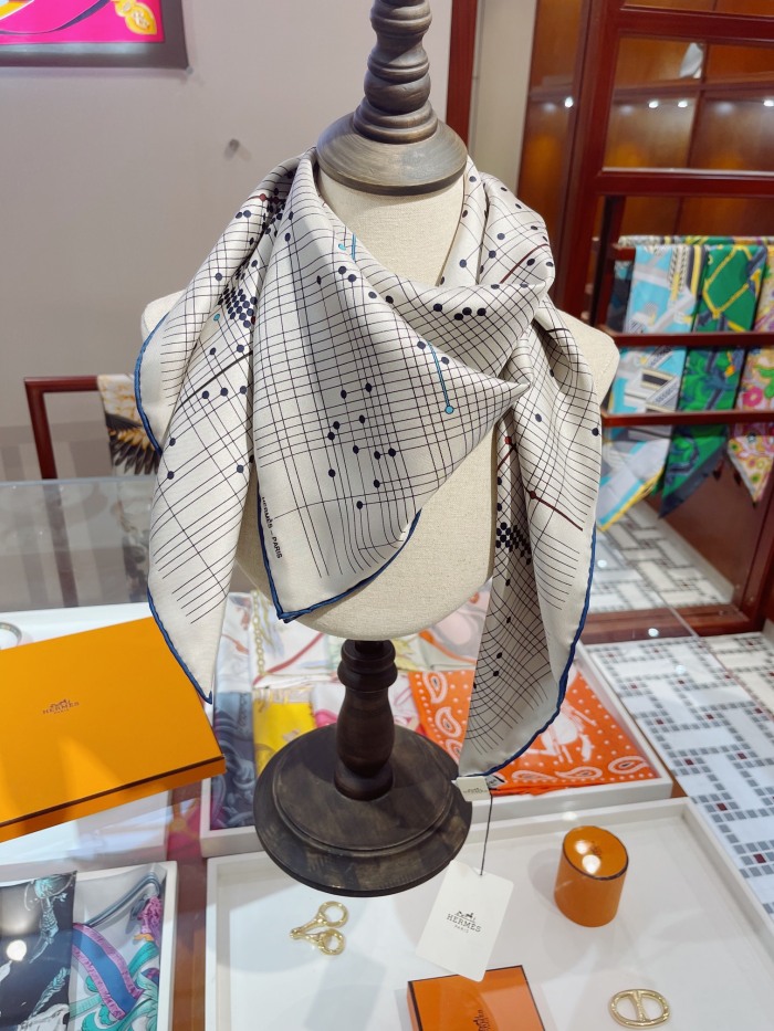 Scarf 90x90cm