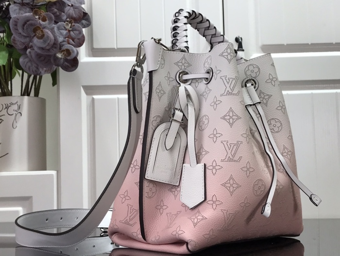 L*ouis V*uitton Top Bag 25 x 25 x 20 cm