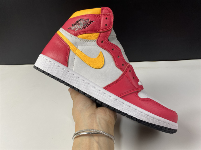 Air Jordan 1 Retro High OG Light Fusion Red  555088-603