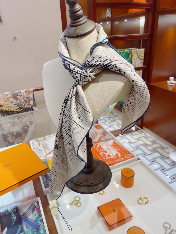 Scarf 90x90cm
