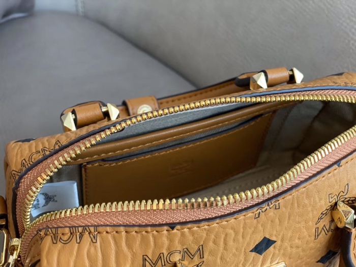 M*CM Bag Top Quality 18.5*10*8cm