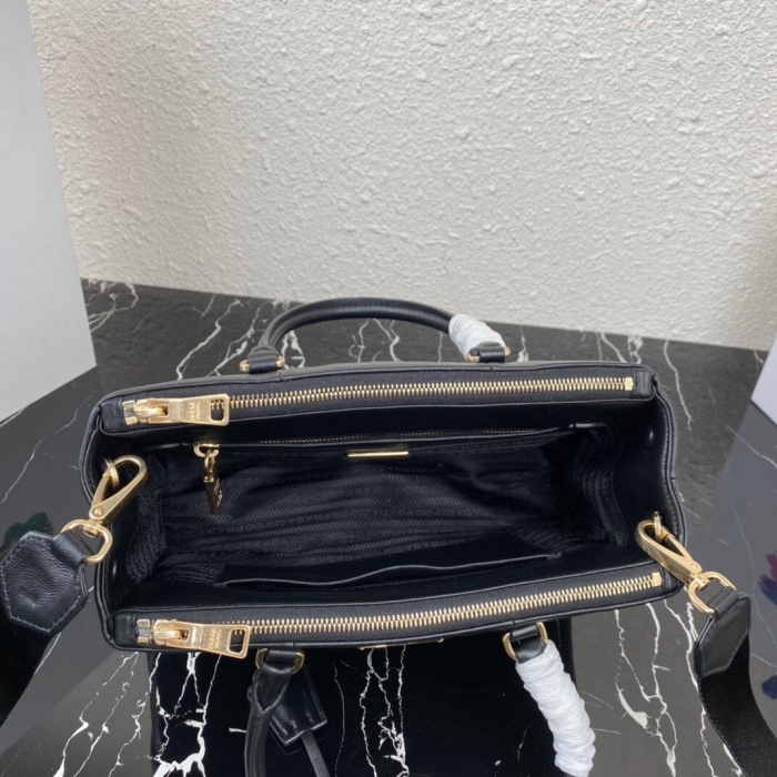 P*rada Top Bag 28×20×12cm