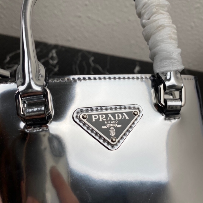 P*rada Top Bag 23*18*2.5cm