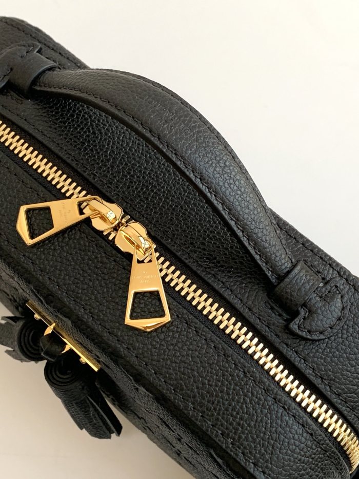 L*ouis V*uitton Top Bag 22 x 16 x 8 cm