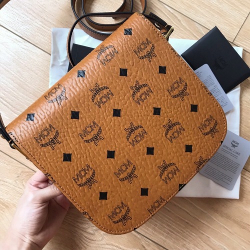 M*CM Top Bag 19*21*8.5cm
