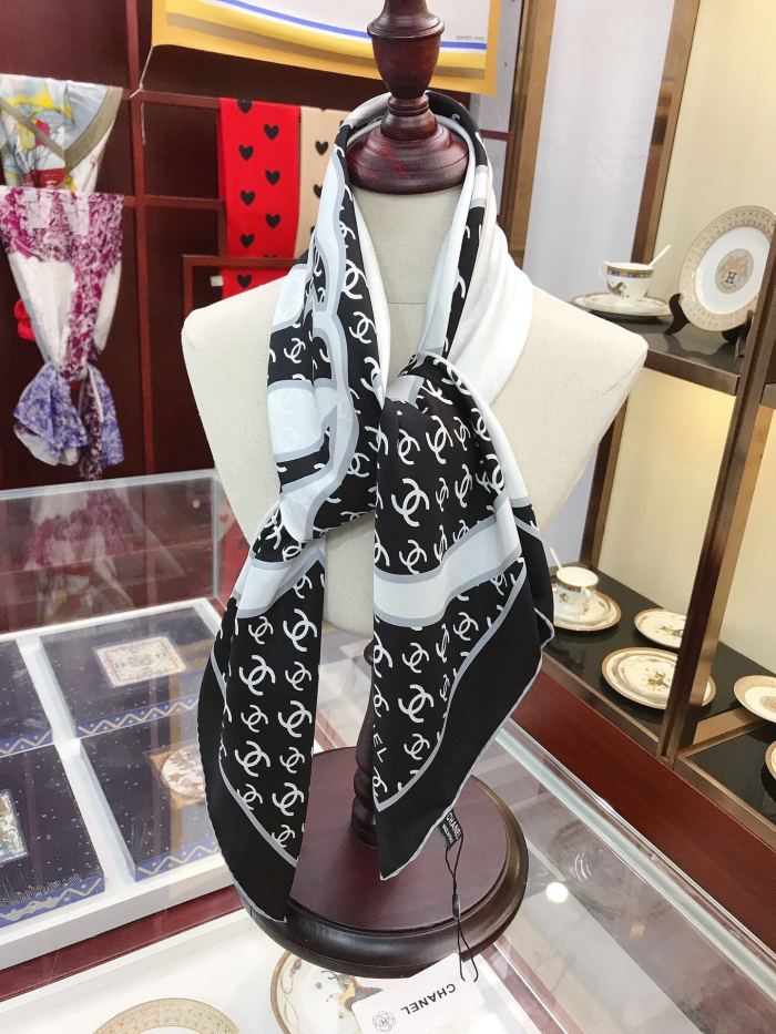 Scarf 90x90cm