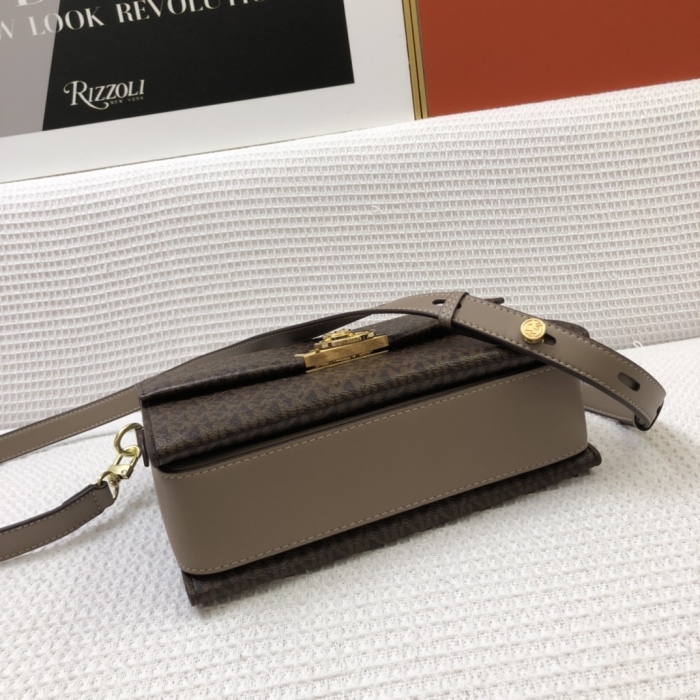 M*ichael K*ors Top Bag 23*16*9cm