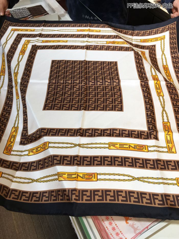 Scarf 90x90cm