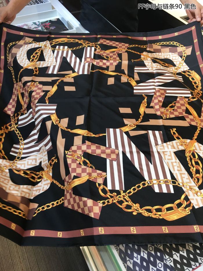Scarf 90x90cm