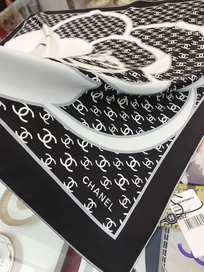 Scarf 90x90cm