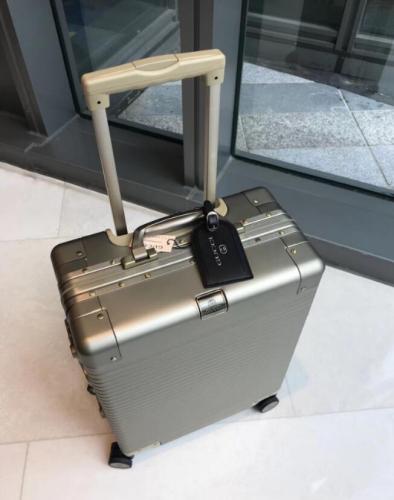 Luggage ask price on whatsapp