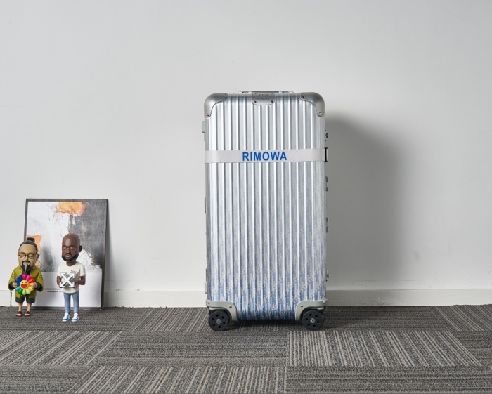 Luggage ask price on whatsapp
