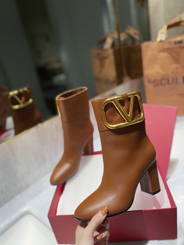 Women 𝑉*𝐴𝐿𝐸𝑁𝑇𝐼𝑁𝑂 Top Sneakers
