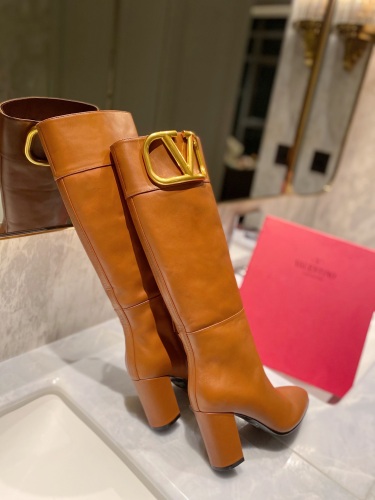 Women 𝑉*𝐴𝐿𝐸𝑁𝑇𝐼𝑁𝑂 Top Sneakers