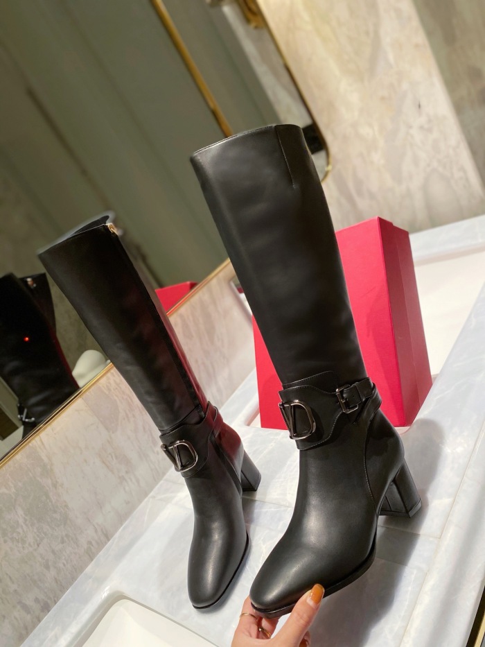 Women 𝑉*𝐴𝐿𝐸𝑁𝑇𝐼𝑁𝑂 Top Sneakers