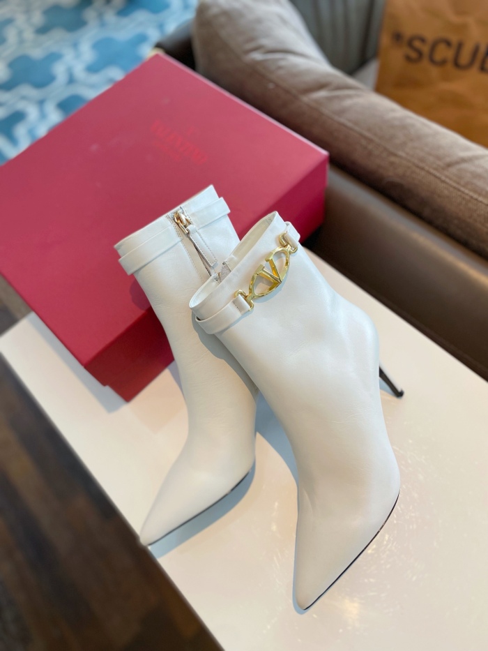 Women 𝑉*𝐴𝐿𝐸𝑁𝑇𝐼𝑁𝑂 Top Sneakers