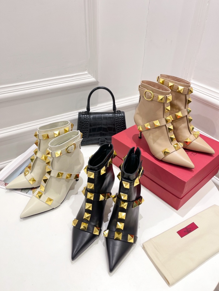 Women 𝑉*𝐴𝐿𝐸𝑁𝑇𝐼𝑁𝑂 Top Sneakers
