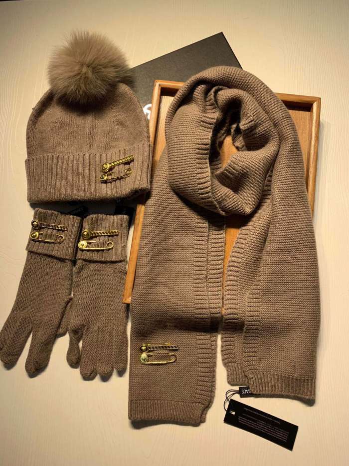 Scarf three-piece