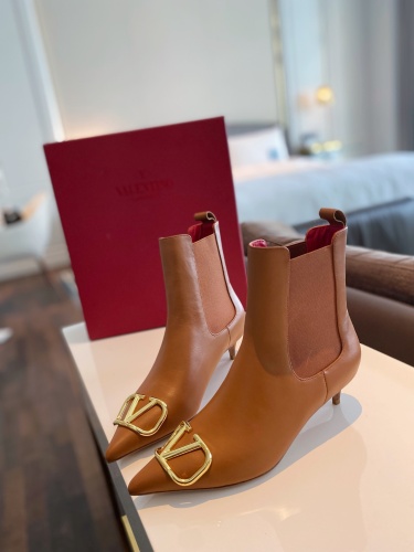 Women 𝑉*𝐴𝐿𝐸𝑁𝑇𝐼𝑁𝑂 Top Sneakers