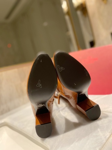 Women 𝑉*𝐴𝐿𝐸𝑁𝑇𝐼𝑁𝑂 Top Sneakers