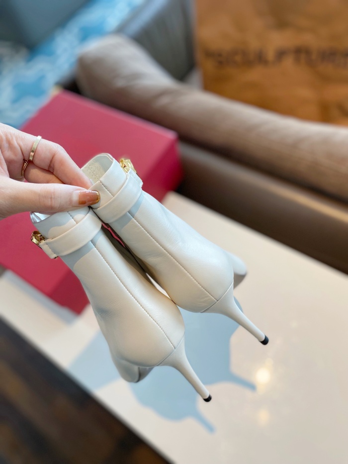 Women 𝑉*𝐴𝐿𝐸𝑁𝑇𝐼𝑁𝑂 Top Sneakers