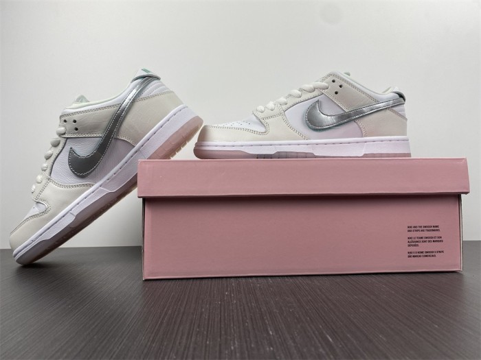 【Free shipping】SB Dunk Low Diamond Supply Co White Diamond  BV1310-100